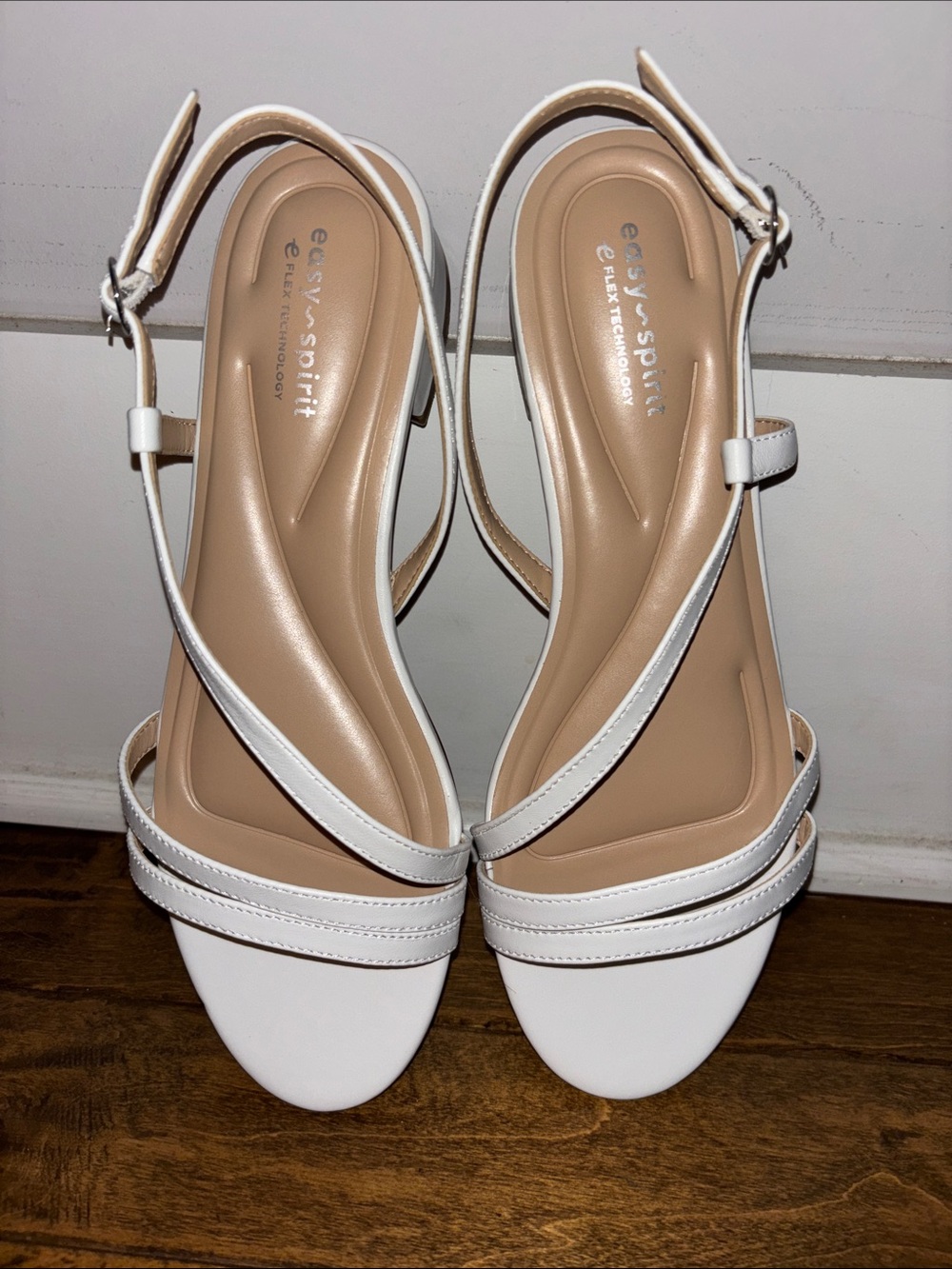 Easy Spirit White Strappy Slingback Sandals Sz 9 NEW